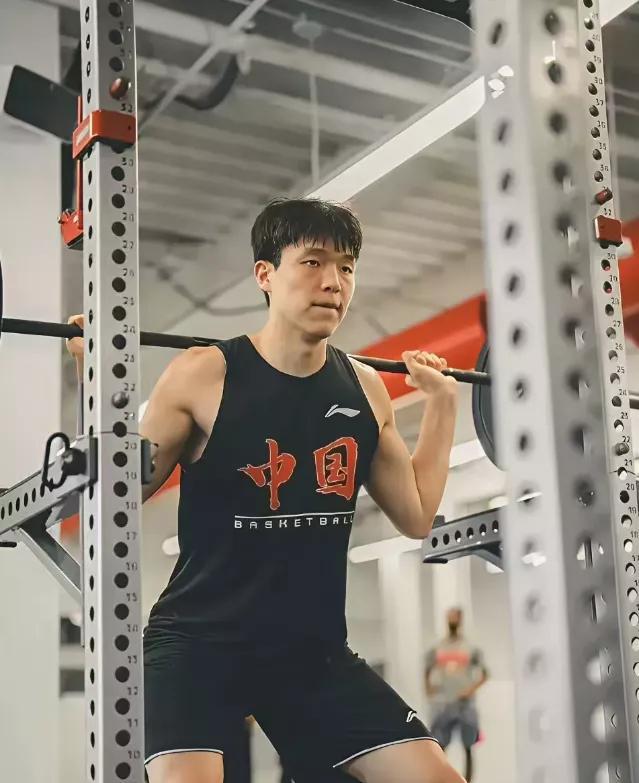 中国篮协突然开窍了，继深圳女篮亚洲杯考虑到李月汝刚到 WNBA 飞翼还没站稳脚跟