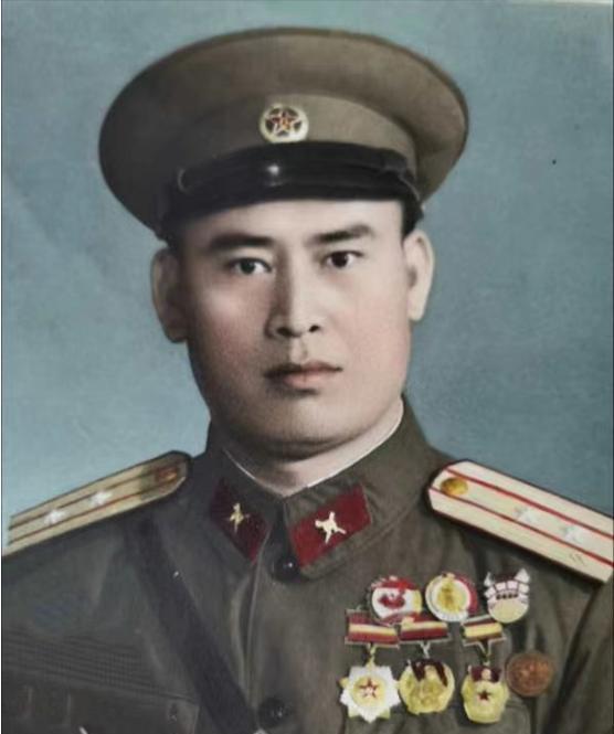 1962年，山南军分区副司令郭志显下了道奇怪的命令：将一周前埋下的印军挖出来，找