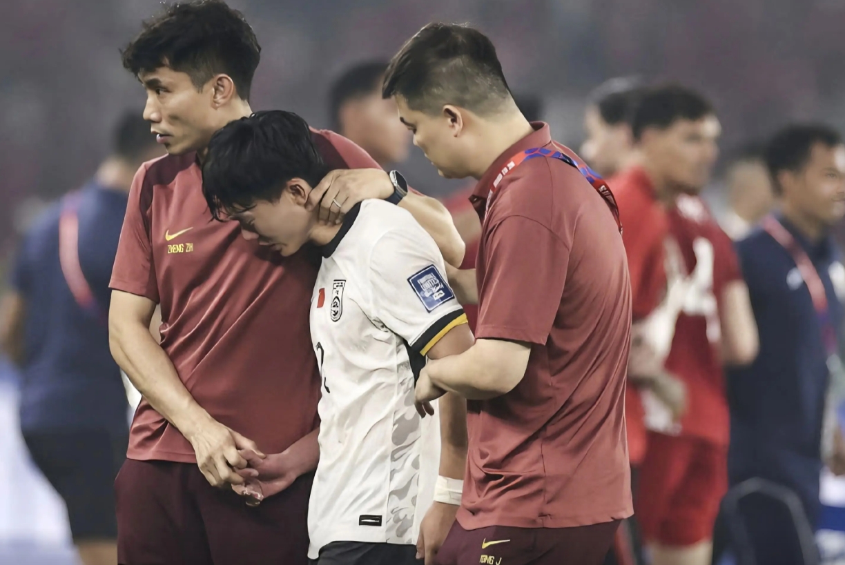 中国足球环境真的差到一种境界了…
几乎每次输球之后网上充斥着及其离谱的诋毁
从之