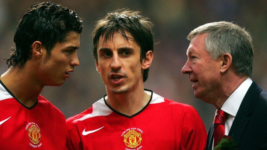 内维尔：曼联是球星坟墓！滕嗨3大引援失败，阿莫林爱徒自暴自弃