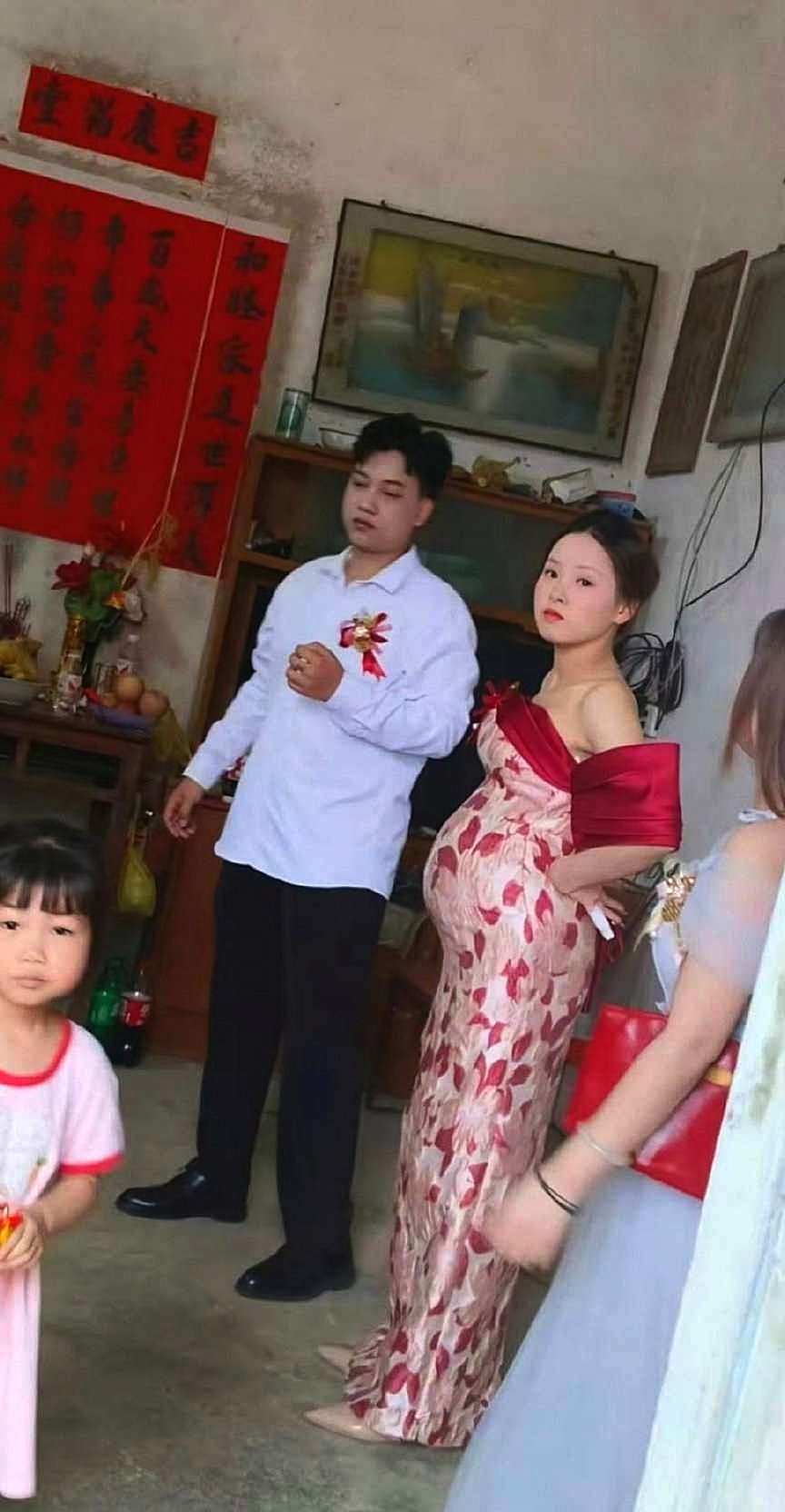 怎么肚子这么大了才办婚礼，一点都不为女方考虑