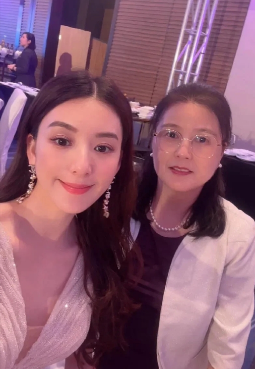 我觉得郭富城娶方媛真的挺理智的，大家都是知道方媛来自安徽农村的一个小姑娘，更是跟