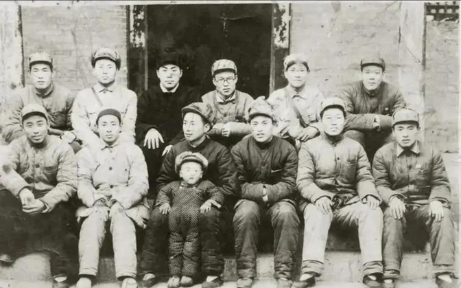 1949年，为支援解放大西南，山西派出了大量的南下干部。仅晋南地区一次就派出了一