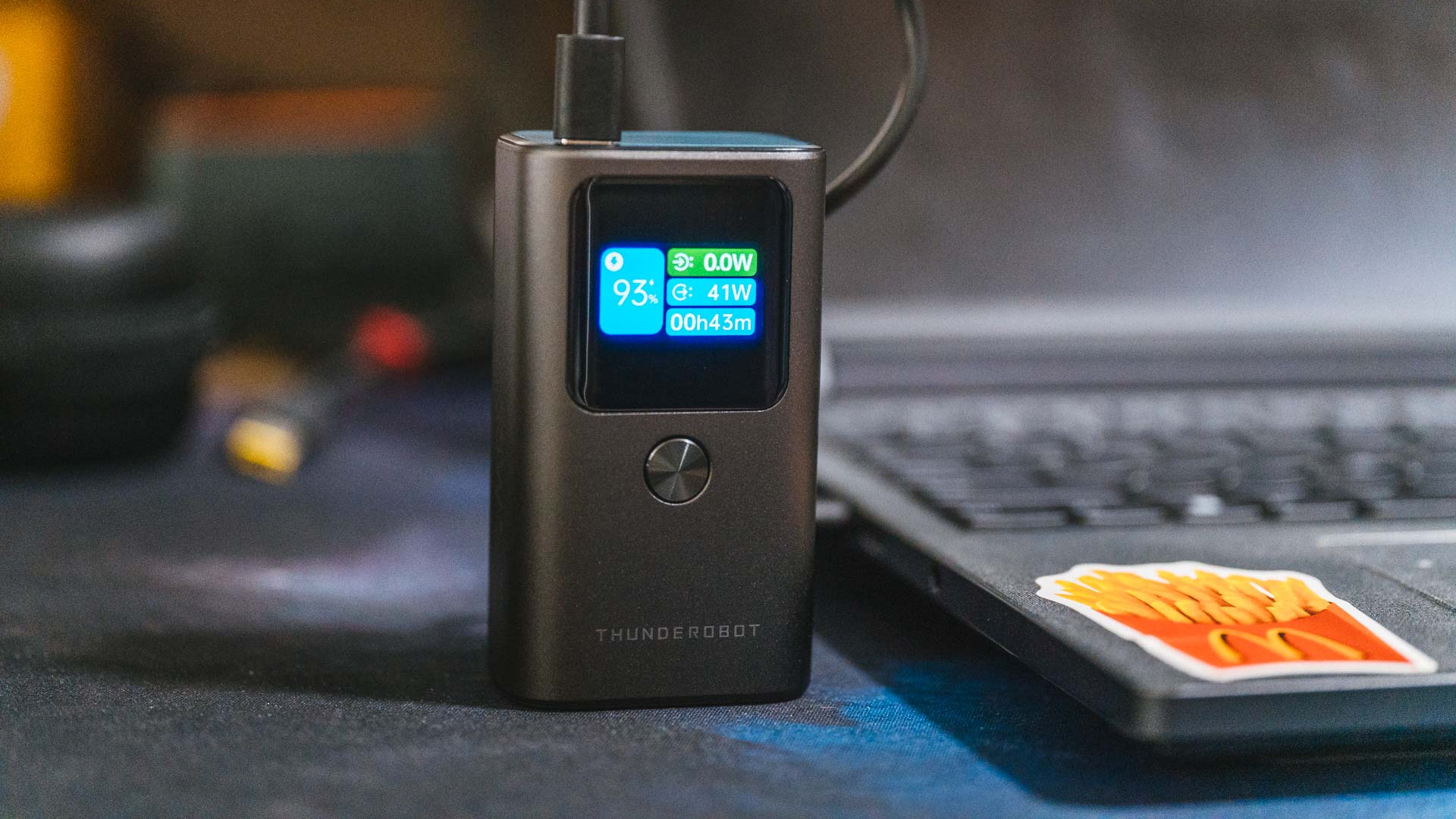 55W高功率充电宝，解决外出使用电脑电量焦虑——雷神V10超级电能棒