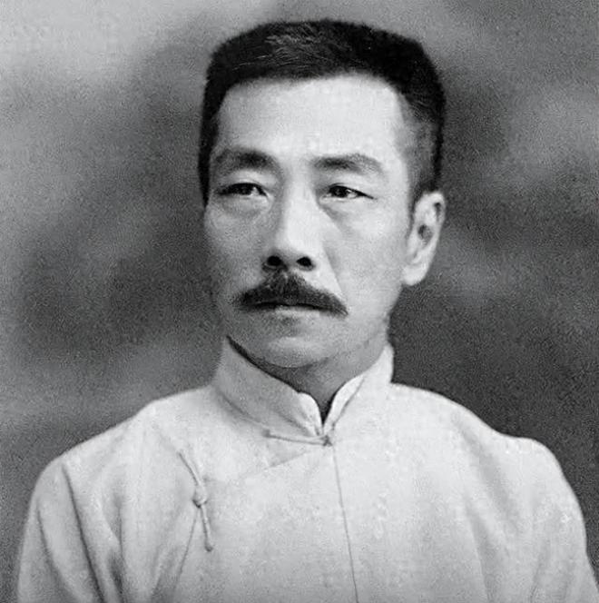 姚文元小时候，鲁迅专门给他写了一首诗，到底是真是假