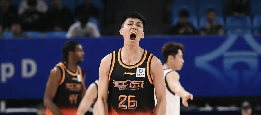 庞峥麟目前是最好的年轻球员，三轮比赛拿到了两次最佳新秀，特别是第3轮对阵上海那场