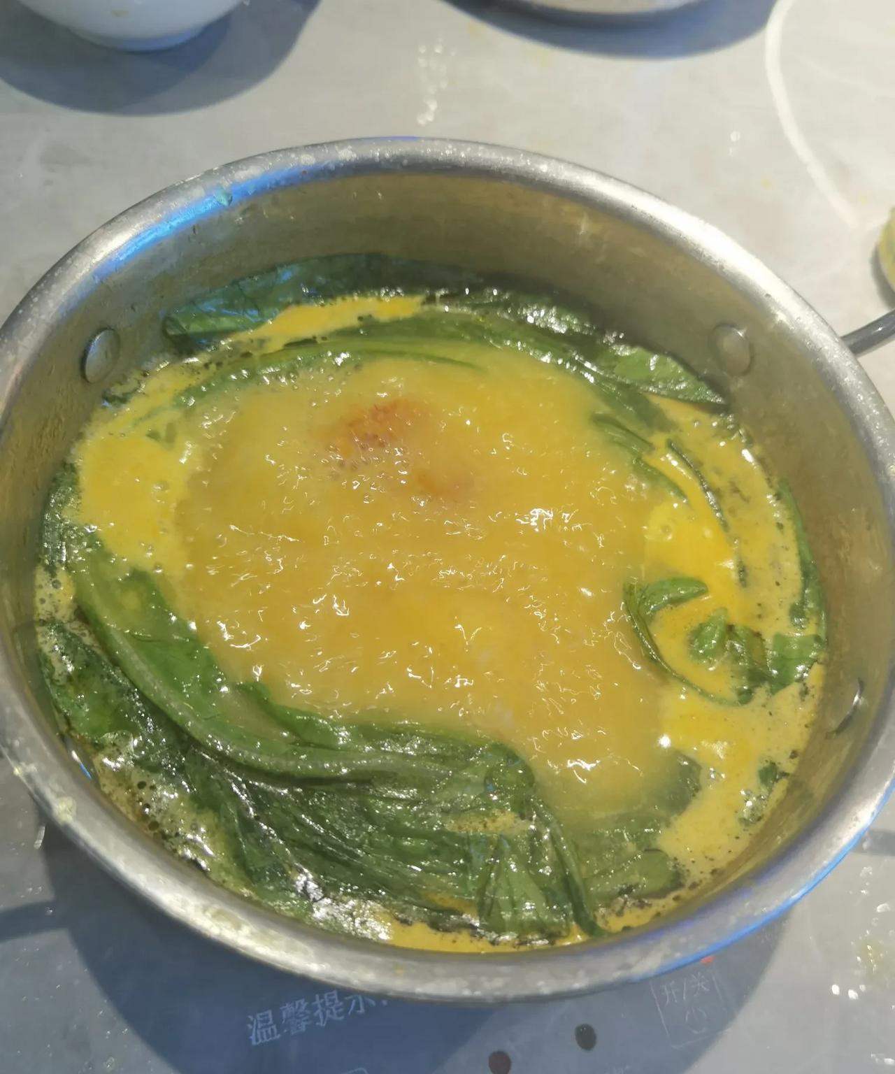 似曾相识！[比心]
今天一天都窝在家里，其实就吃了一顿饭，等我打算起身做晚饭的时