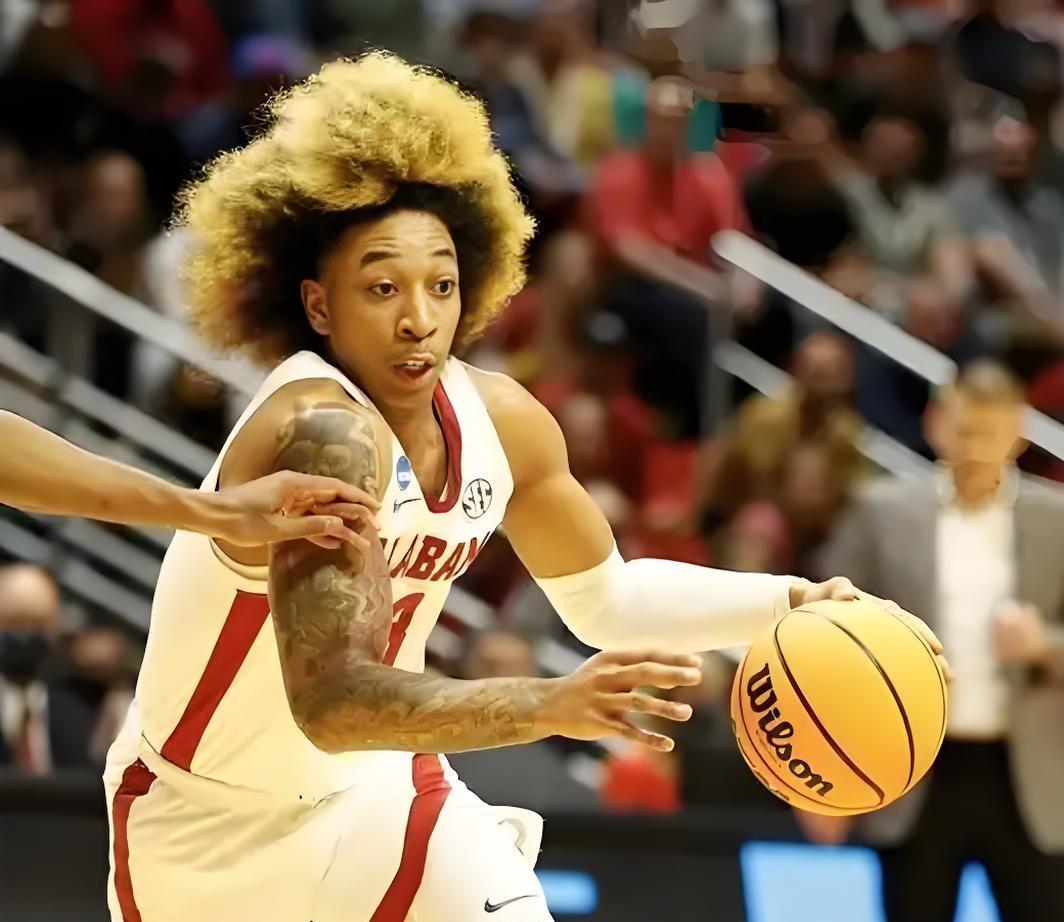 从双向合同到火箭王牌：63万奇兵JD·戴维森震撼NBA
火箭以一份年薪仅63.6