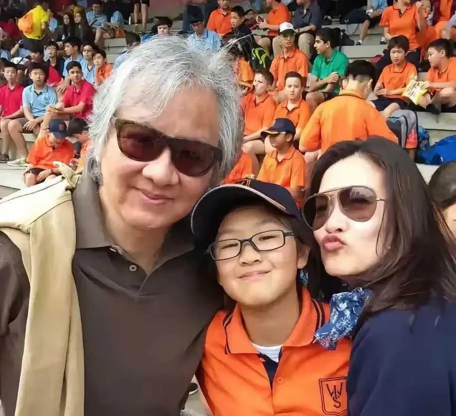 陈慧珊嫁得好老公很幸福











天哪！梁锦松居然抛弃了陈慧珊！这也