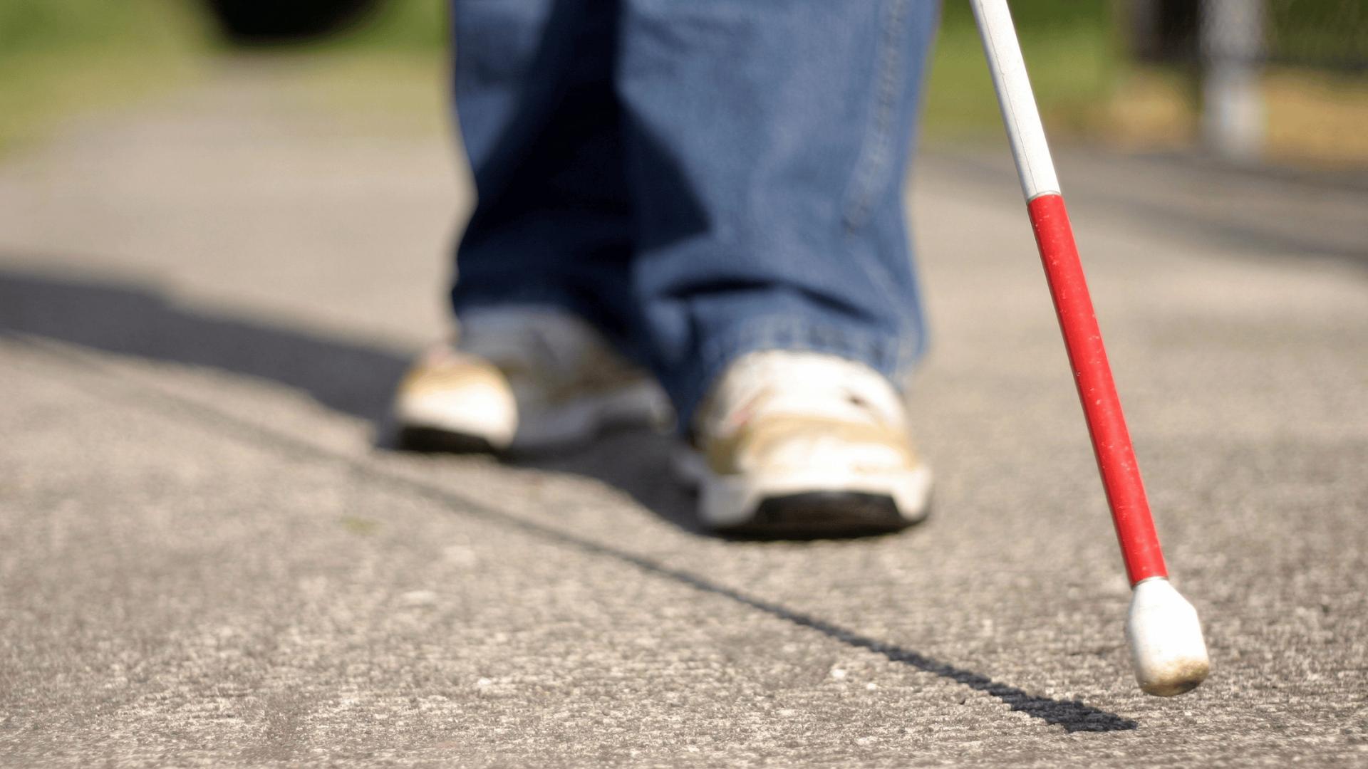 瞳行科技发布国内首款AI助盲眼镜：基于阿里通义千问大模型打造