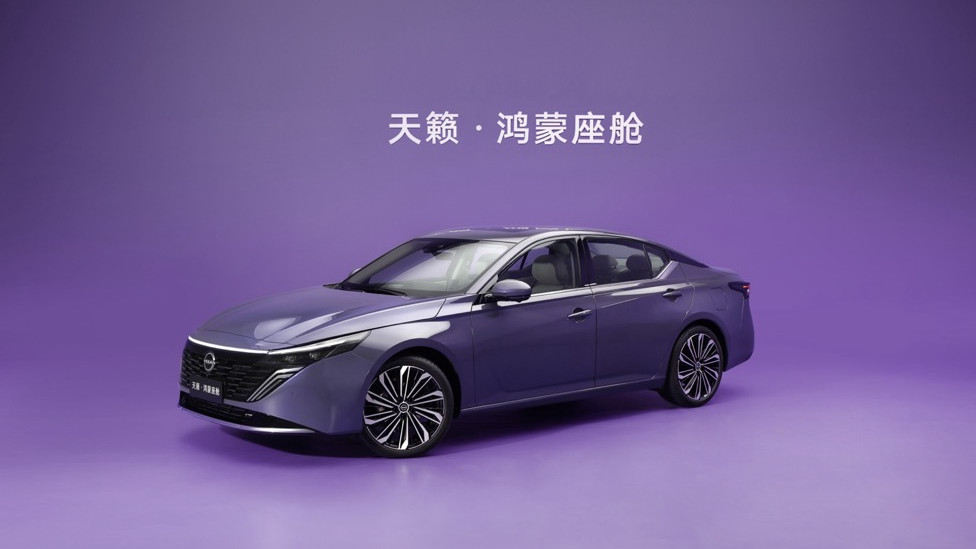 告别 “油车无智能”！天籁・鸿蒙座舱 VS 凯美瑞，行业智变新标杆出炉