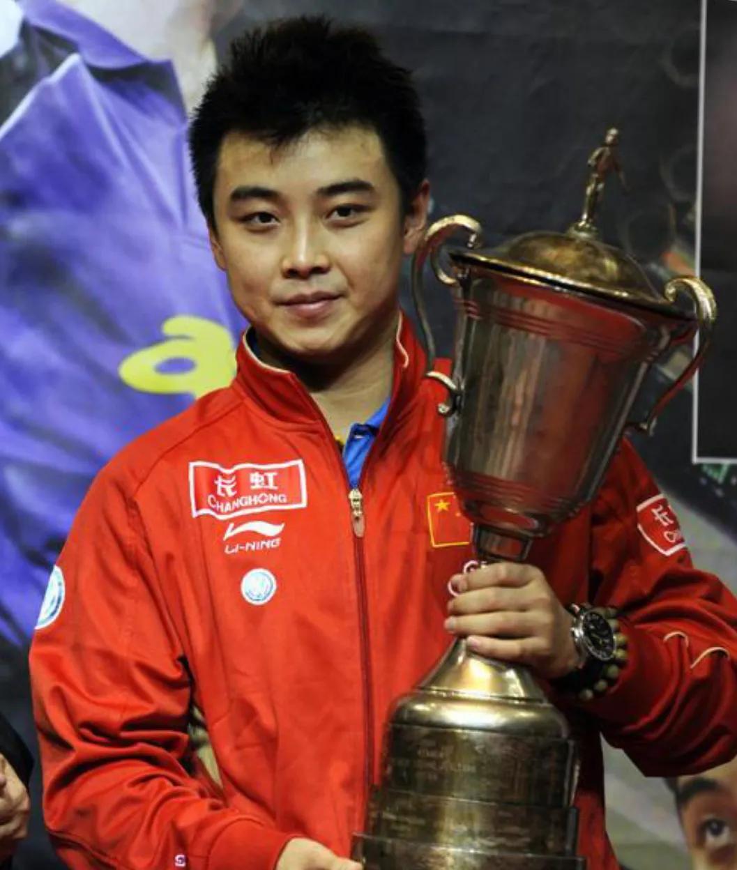 王皓十年间12次打进三大赛决赛，4胜8负。
2004年奥运会决赛，王皓2-4柳承