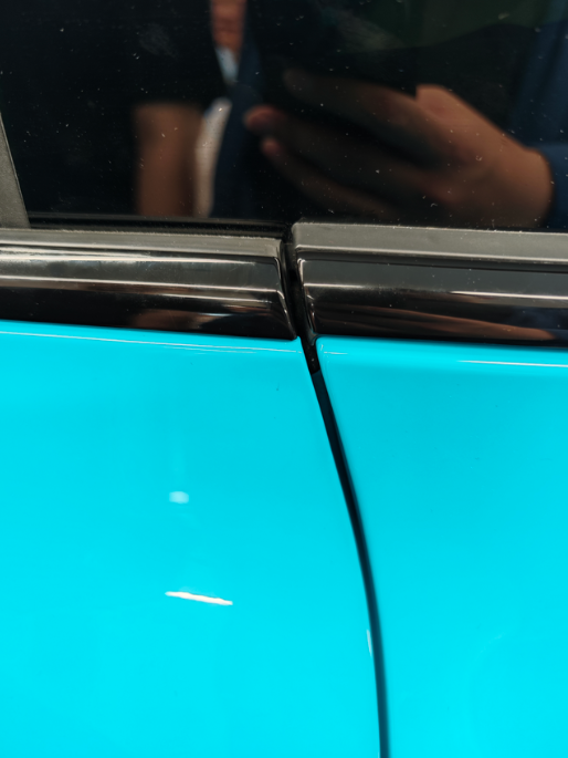 小米造车？还是差了点火候

周末去试了下小米速7，第一印象很低趴，很宽，很运动~