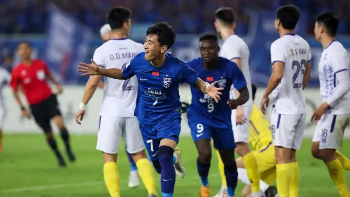 武汉三镇韦世豪——“至死是少年”