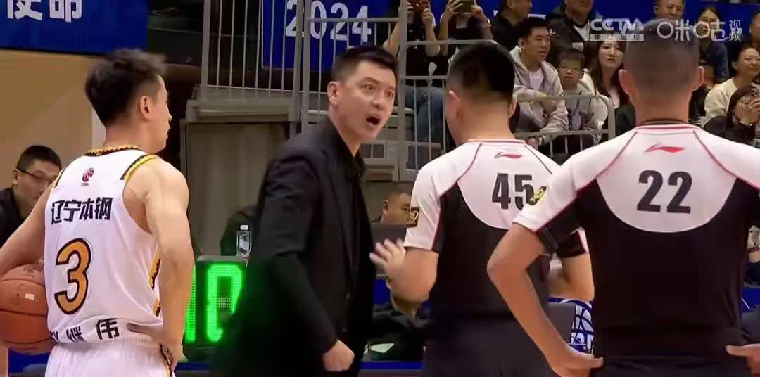 没啥好说的！今晚辽疆首战，辽篮主场将兵不血刃，不费吹灰之力拿下比赛，也许新疆球迷