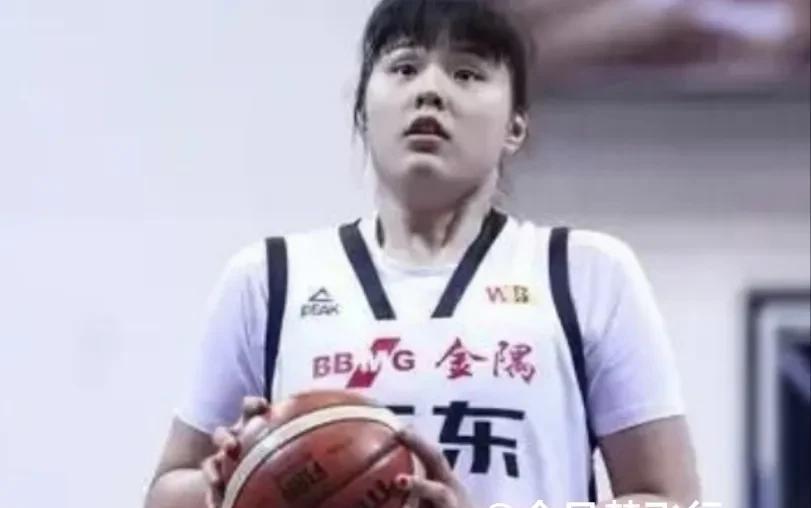 小宝李月汝回归出战，广东女篮有望获得双料冠军！
据悉，效力海外联赛的中国女篮中锋
