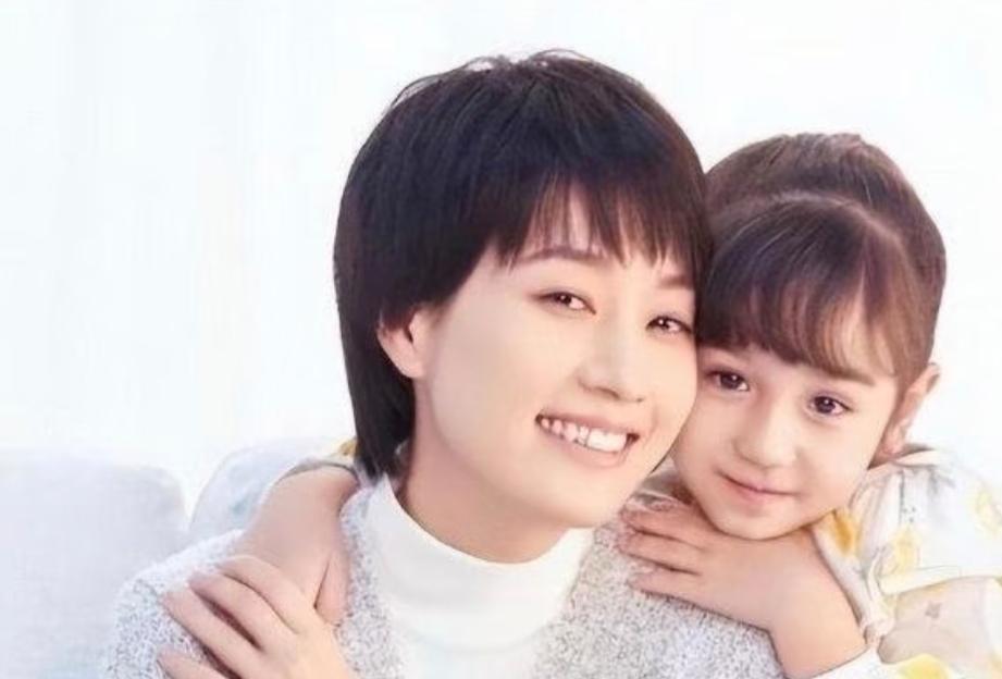 马伊琍大女儿和小女儿