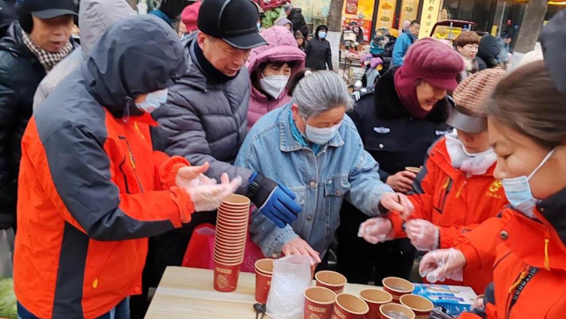 第十二届腊八·福寿粥文化节暨公益送粥活动举行
