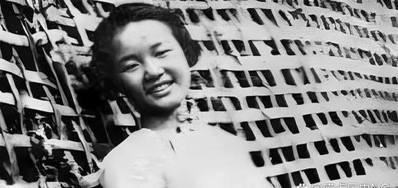 1941年，息烽监狱长把一女囚叫到办公室，色胆包天，却在数日后诚惶诚恐地叩首求饶