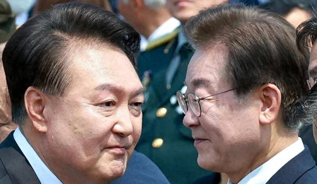 两位政客的恩怨情仇











天啊，韩国政坛这出大戏简直让人看得心脏