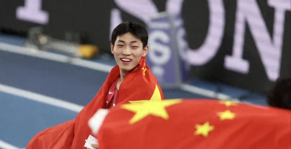 刘翔之后17年，中国跨栏终于等到他！7秒55逆袭夺铜，这个江苏小伙凭什么？

