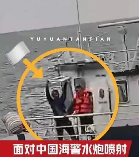 黄岩岛海面惊现
