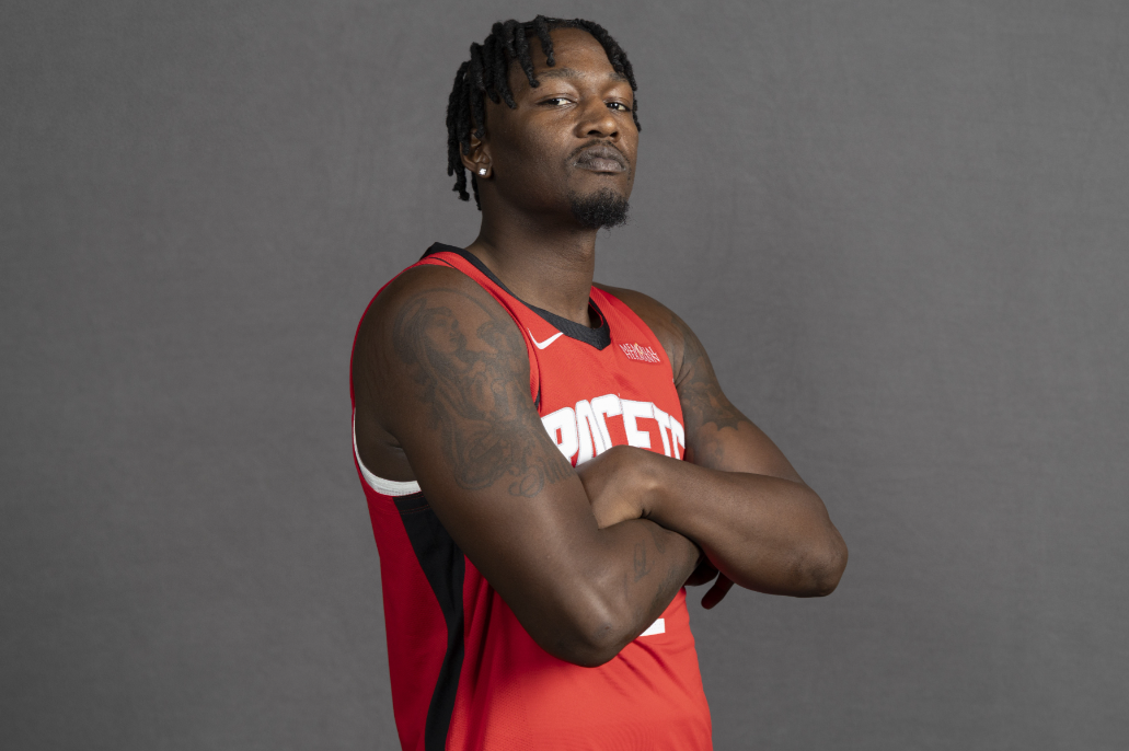 NBA常规赛揭幕战，火箭客场双加时124-125不敌雷霆。
赛后，火箭记者Ada