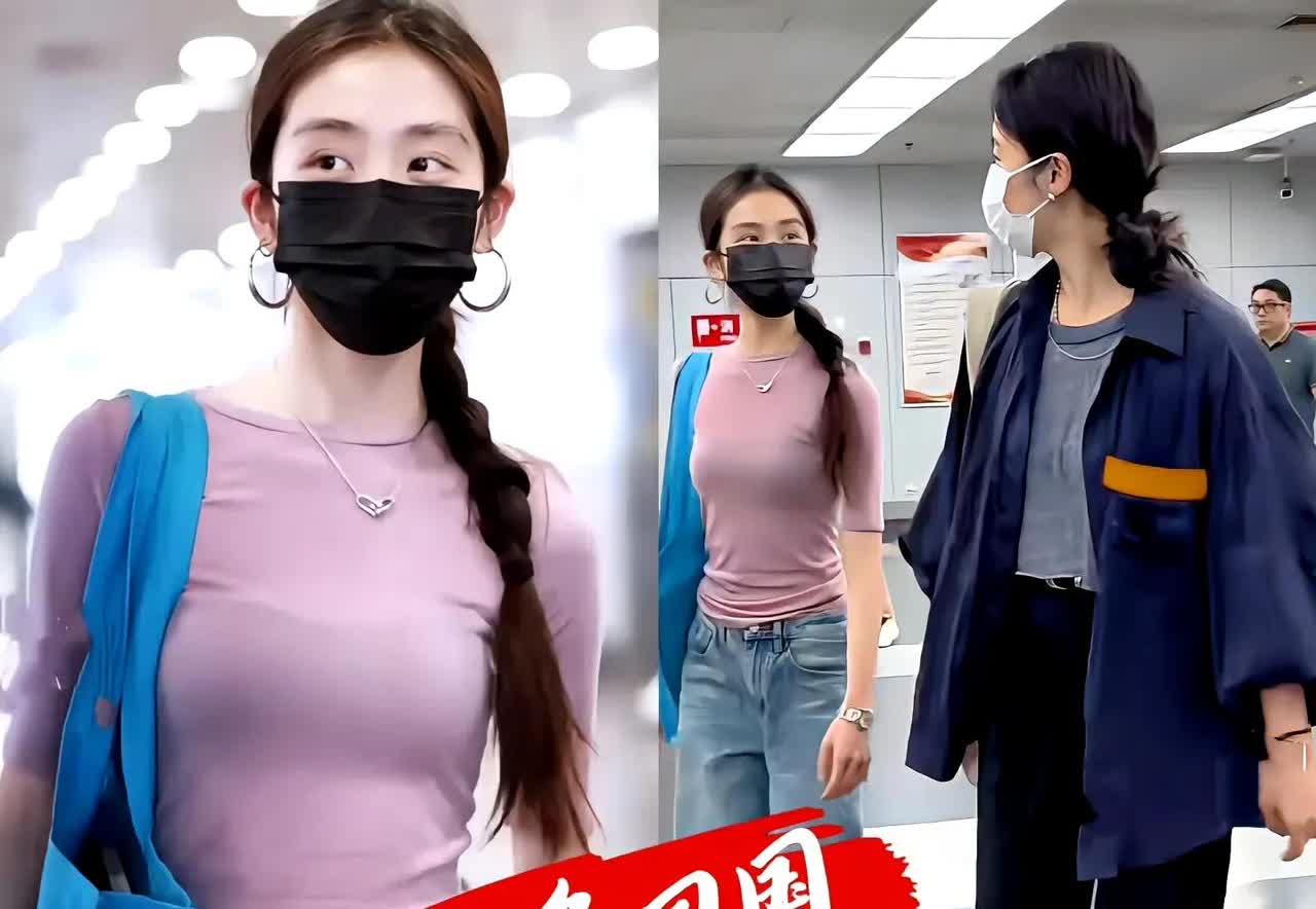 孙莉黄多多机场路透[机智]
小说叙事：第一章——回国[奸笑]
其实黄多多气质
