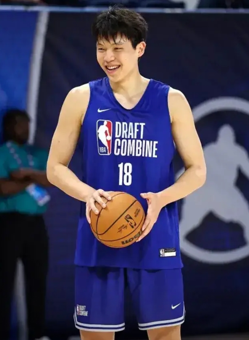 为什么河村勇辉坎20+10+6，国内自媒体却说他打不了NBA，然而杨瀚森坎10+