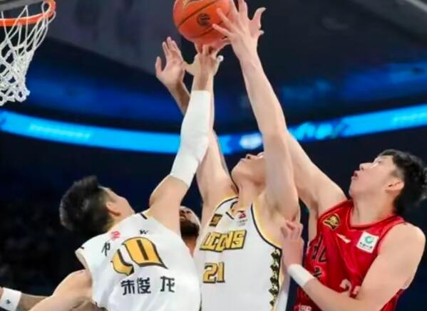 CBA总有人争来争去什么得分王，球队成绩重要还是得分王重要，再看上赛，冠军总决赛