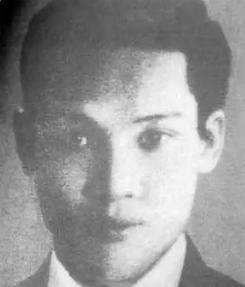 千秋碧血继炎黄！
钟若潮，泰国华侨，1938年10月回国参加抗战，参加东江抗日斗