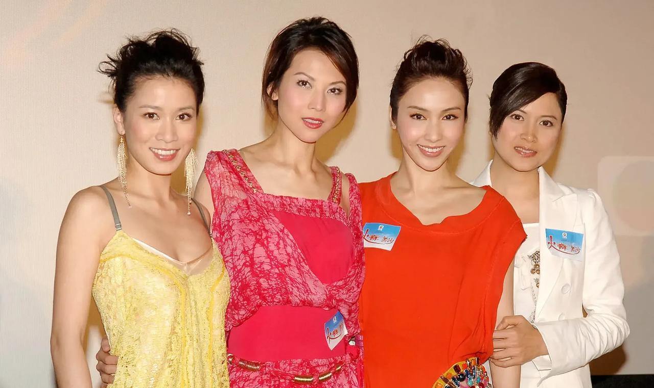 2001年的《倚天屠龙记》，因为吴启华的一句话，佘诗曼便无缘赵敏。
这部剧开拍时