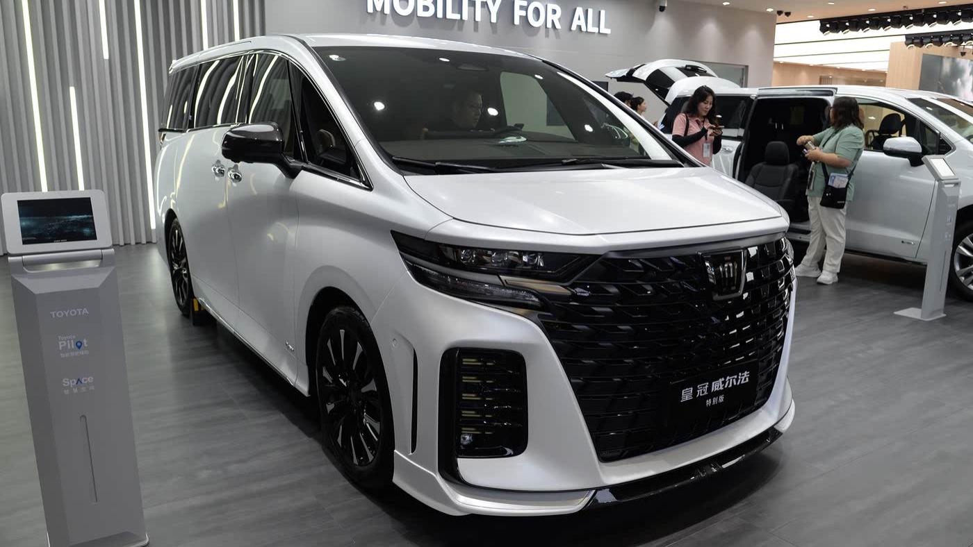 埃尔法“亲兄弟”上海车展亮相！外观豪华，配航空座椅+2.5L混动