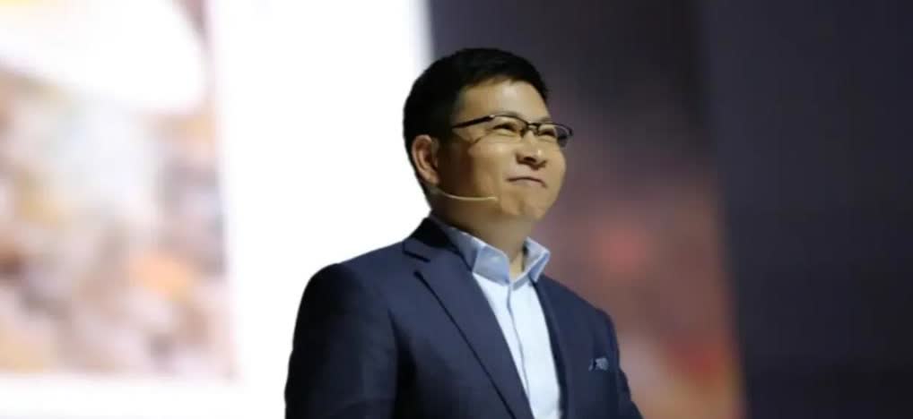 余承东说，就算车辆断电了，问界汽车的车门也是可以打开的，这是我们的专利。
这些