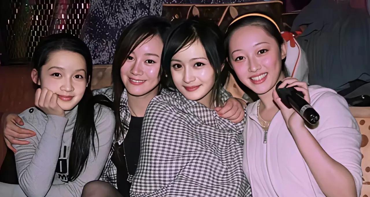 这四个人
只有杨幂在娱乐圈扎稳了脚跟[赞]