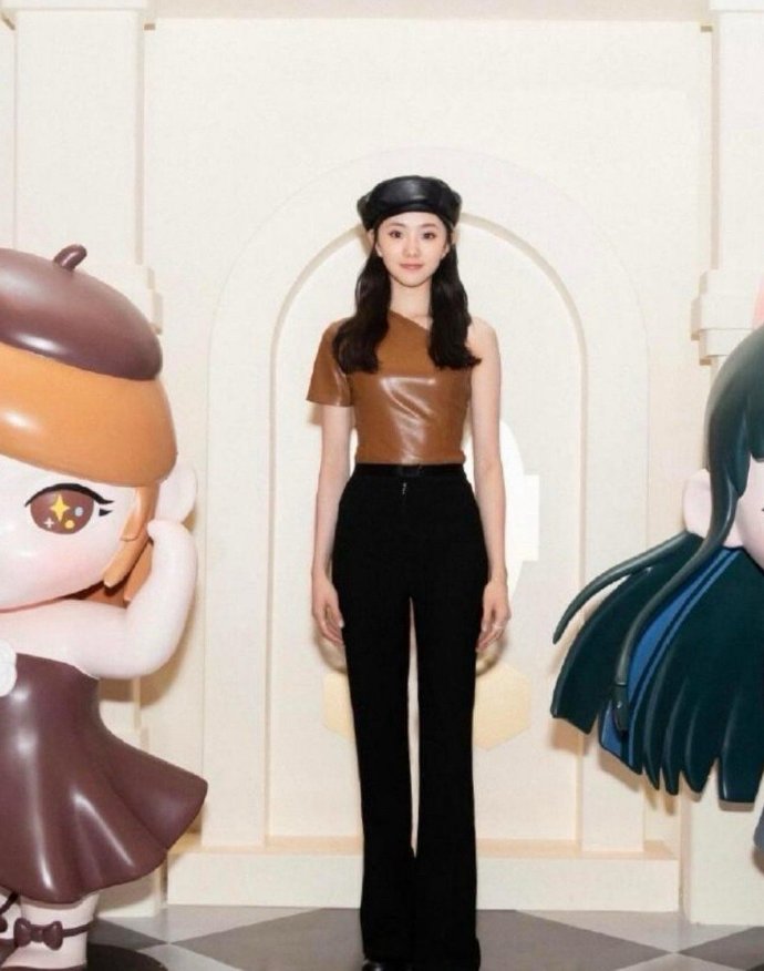 刘浩存比例太好了！不止腕线过裆了吧 ​​​