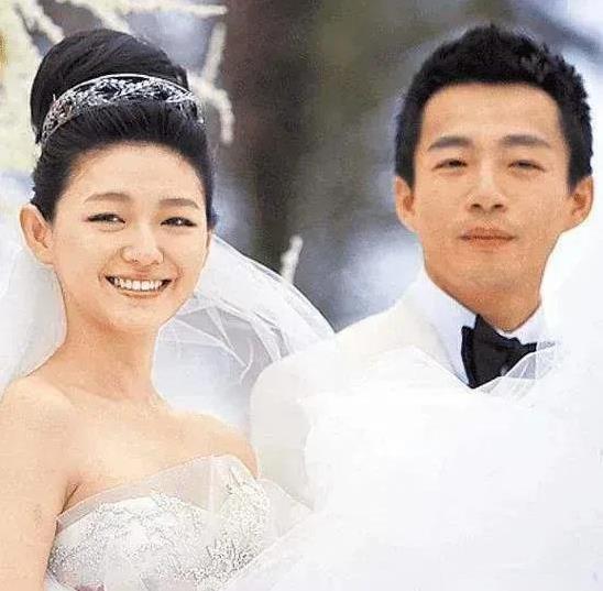 汪小菲结婚，张兰如愿以偿
之前，大s和汪小菲结婚时候，张兰就想在北京办婚礼，但是