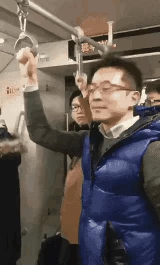 大伙为什么都笑他？我倒觉得他挺聪明的。