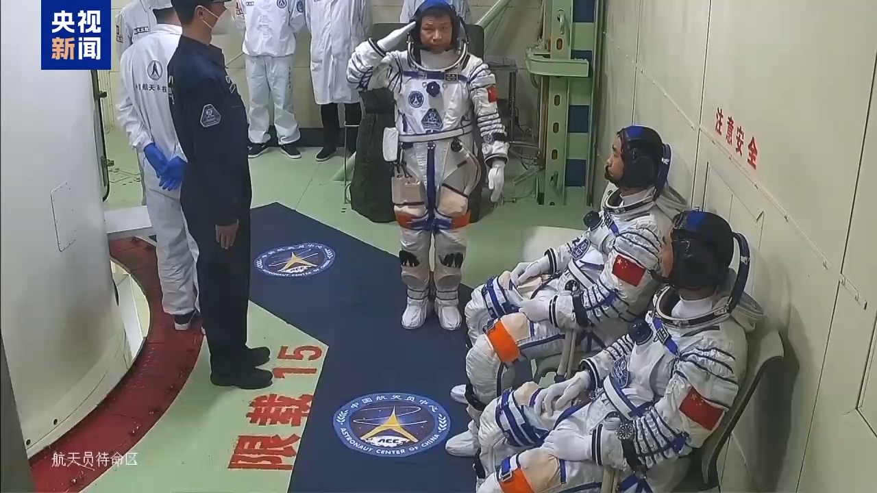🚀就在刚刚！神舟二十号三名航天员已进入返回舱，发射进入最后倒计时！
