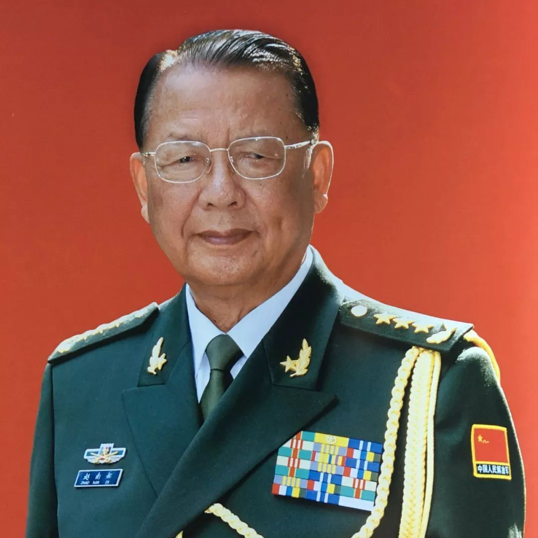 抗美援朝战争期间，赵南起在志愿军司令部担任参谋。他原本是朝鲜人，朝鲜方面了解了情