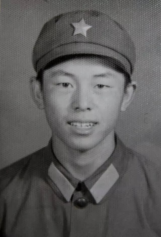 1987年，马占福在自卫反击战中牺牲。战后，团部来到他家慰问，母亲问：“占福呢？