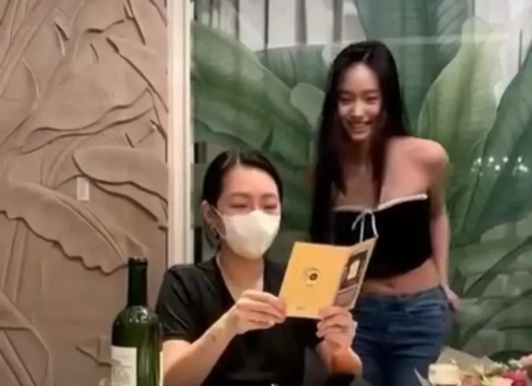 小S庆生心情好

小S度过了没有大S的第一个生日，坦言这是她近期最幸福的一天