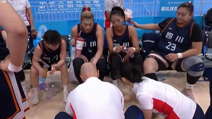 广东女篮主场优势不谈，四川女篮洋教练4大选择有争议！