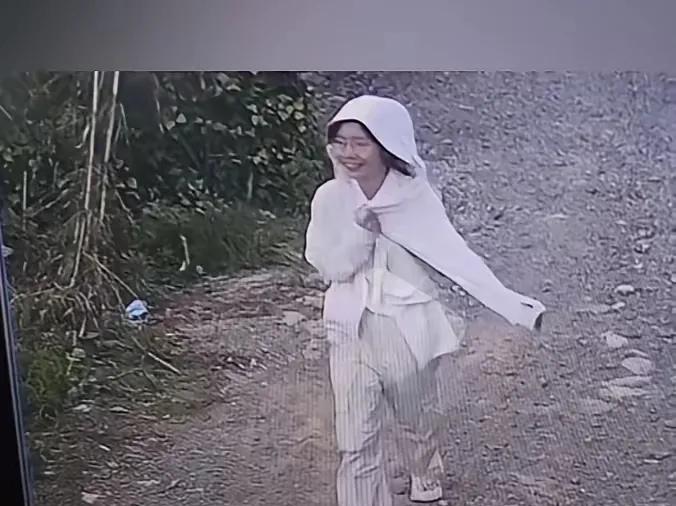 已经过去一周了，失踪女孩还没有找到。
出事当天，宁波女孩孙小梦，独自一人去山里一