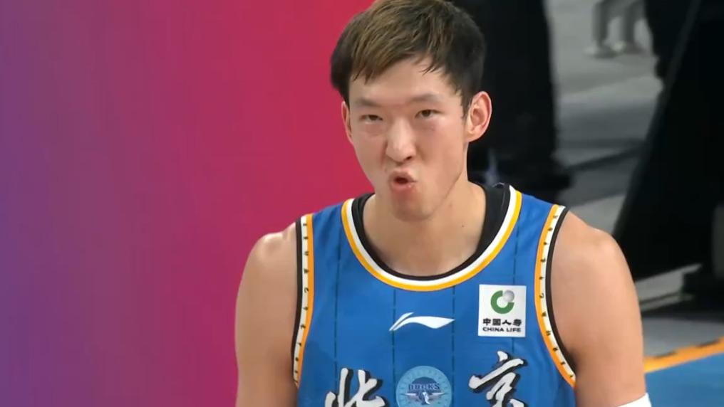 破案了！同是延误发球，周琦却不用吃T原因找到，怪少杰学艺不精