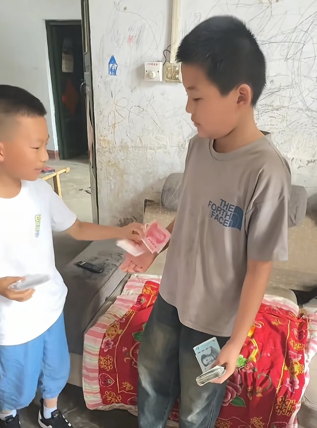 这个山东枣庄的小男孩，居然独自生活了三年！

6月21日下午，有博主发布视频，视