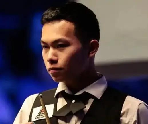 神勇四连鞭，小将刘宏宇4-0零封克雷吉，强势晋级64强！
      斯诺克英格