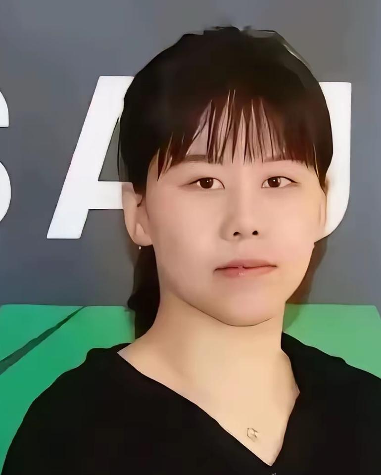 建议取消“数板”规则
正在进行的女单1/4决赛，陈幸同大战削球手韩莹，比赛进行到