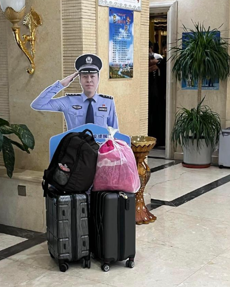 一看就知道是大学生干的 ​​​