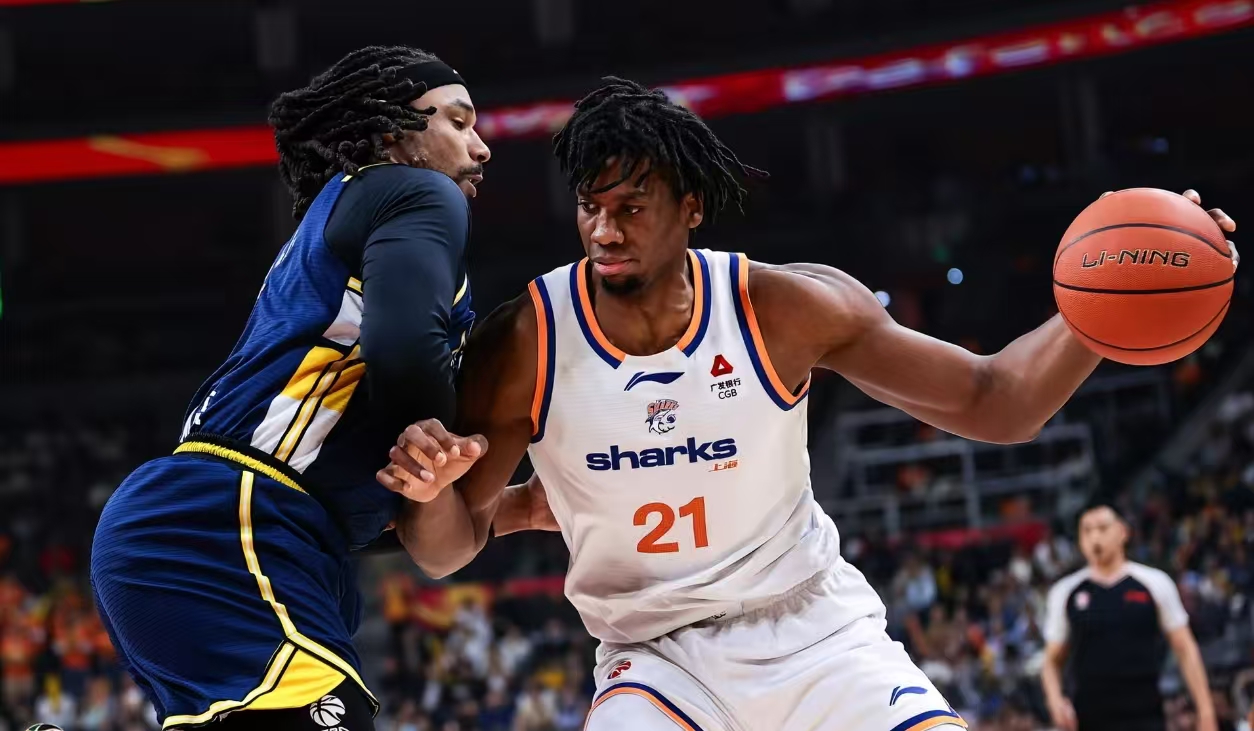 广东最多四强守门员，阵容畸形很难打高端局，内线劣势这赛季无解